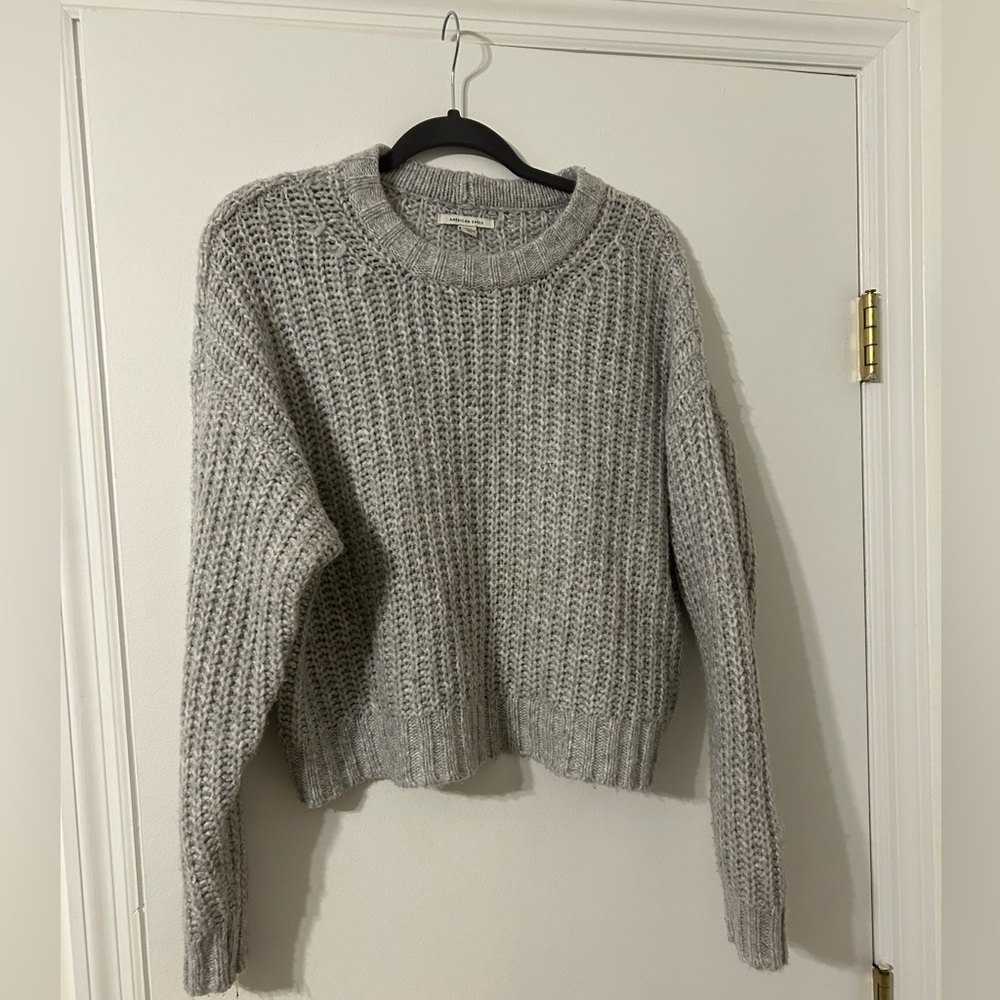 Gray American Eagle Women’s Size Medium Sweater